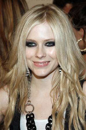 Avril_Lavigne_Maxims_Hot_100_Party.jpg